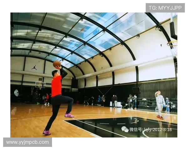 圣安东尼奥马刺队迎战劲敌，激烈对决展现篮球精髓与战术智慧