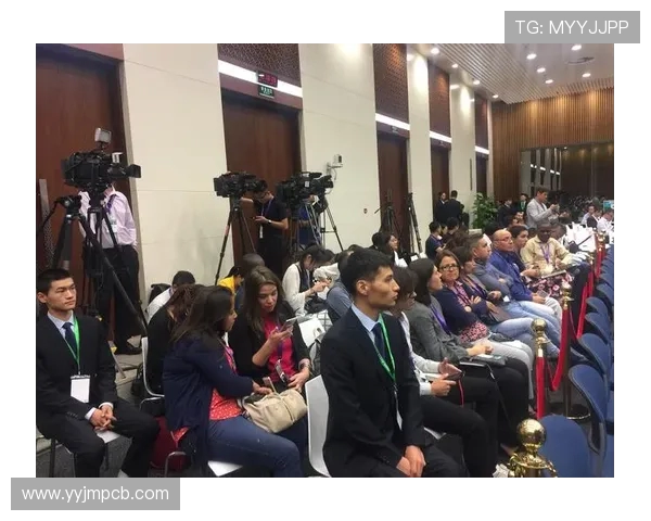 聚焦全球足球明星成长历程与赛场传奇故事深度全景解读观察报告篇