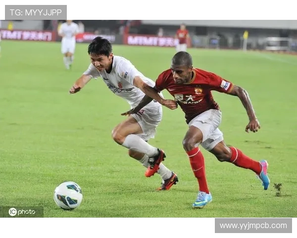 上海与恒大精彩对决录像回放分析及比赛亮点回顾 上海与恒大精彩对决录像回放分析及比赛亮点回顾