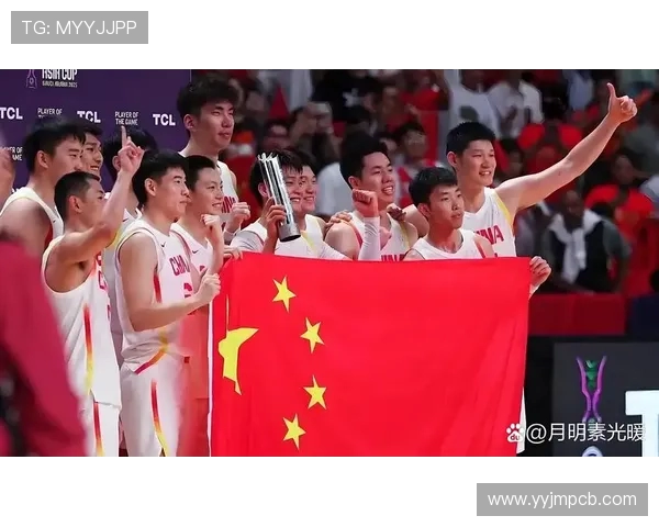 中国男篮蓝队迎战韩国队全力争胜展现实力与团队精神