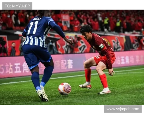 中超激战上港迎战力帆球迷期待精彩对决与进球盛宴 中超激战上港迎战力帆球迷期待精彩对决与进球盛宴