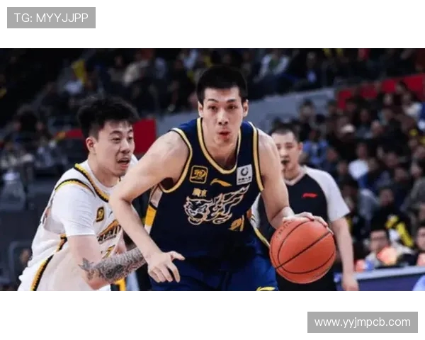 任骏飞领衔广东队奋战CBA赛季展现卓越球技与团队精神